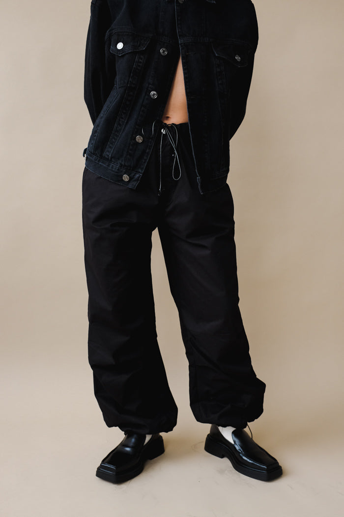 Black&nbsp;cargo oversized pants drawstrings at waist and ankles | PIPE AND ROW