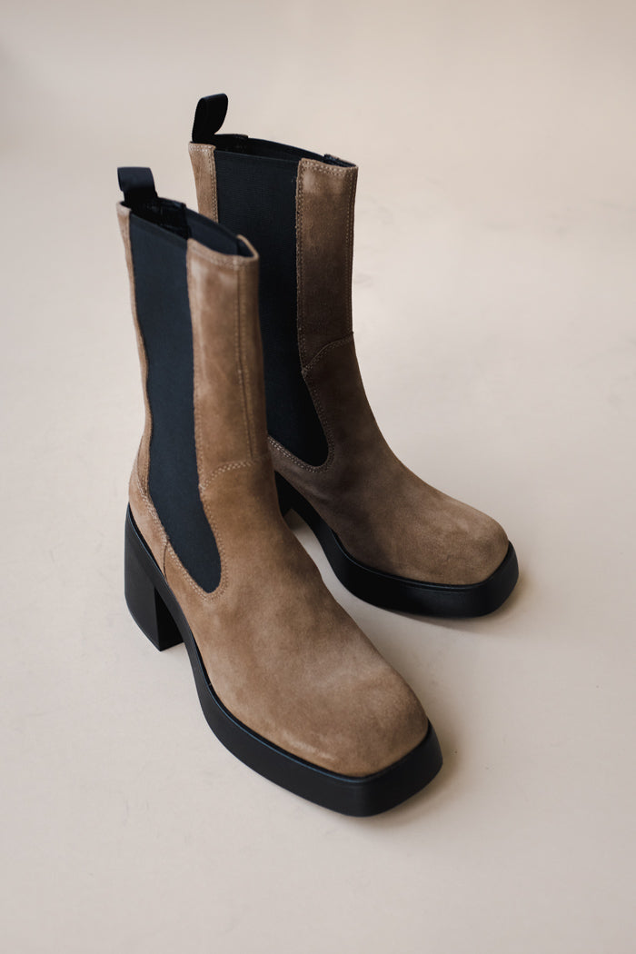 Vagabond mid chunky heel Brooke suede boots mud brown | Pipe and row - PIPE ROW