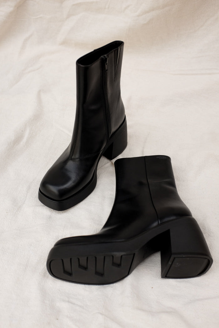 Vagabond Brooke chunky mid | Pipe and Row boutique seattle - AND ROW