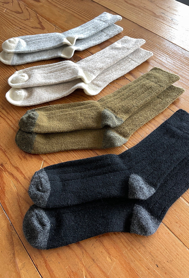 CLASSIC CASHMERE SOCKS BLACK