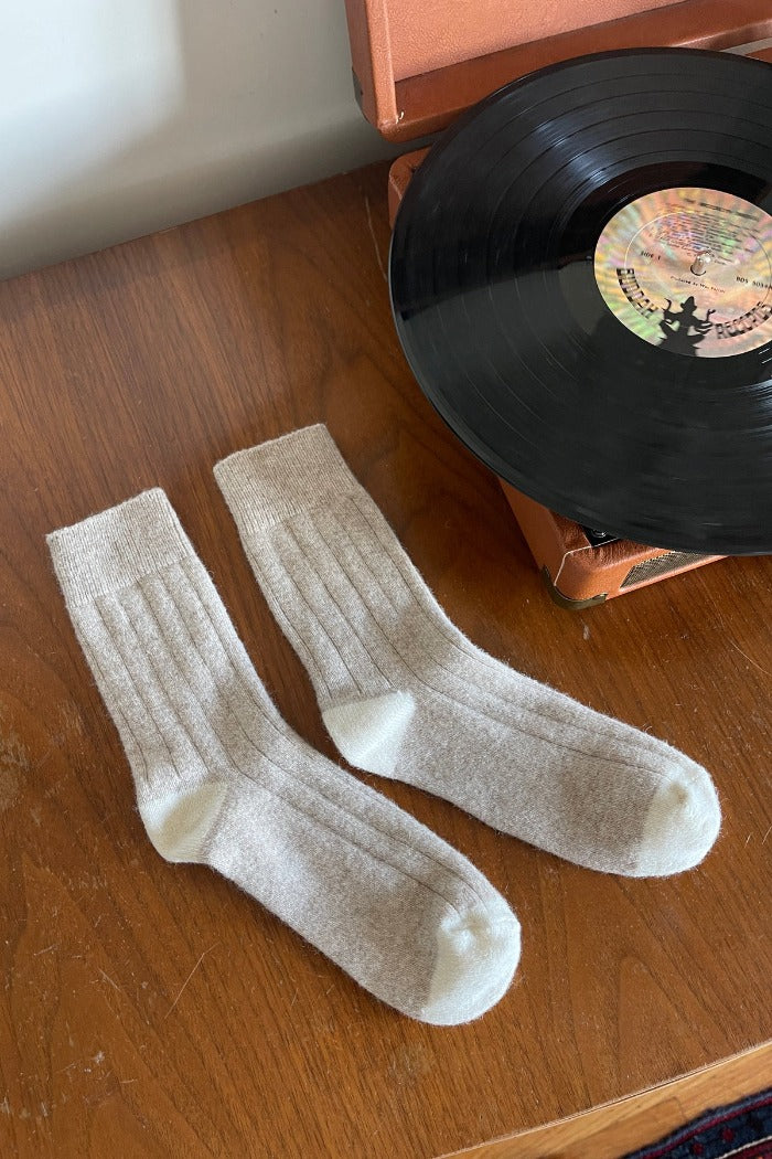 Le Bon Shoppe winter classic cashmere socks tan fawn | Pipe and Row