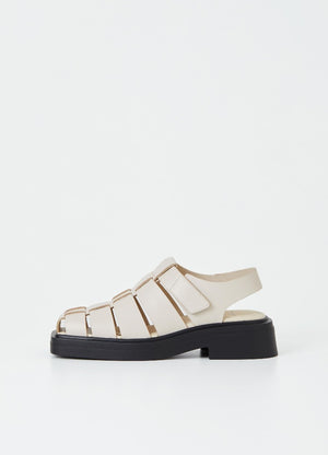 Vagabond square toe Eyra fisherman sandal off white leather | Pipe and row
