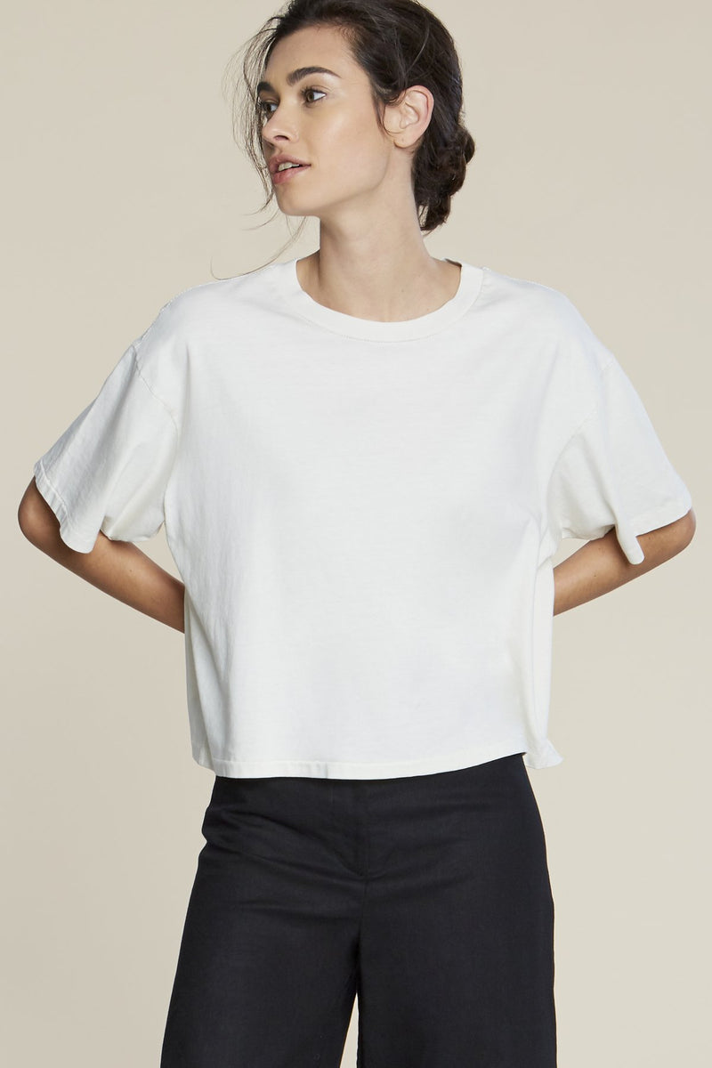 Filo sofia Jade tee is a subtly cropped, boxy t-shirt ethical | pipe ...