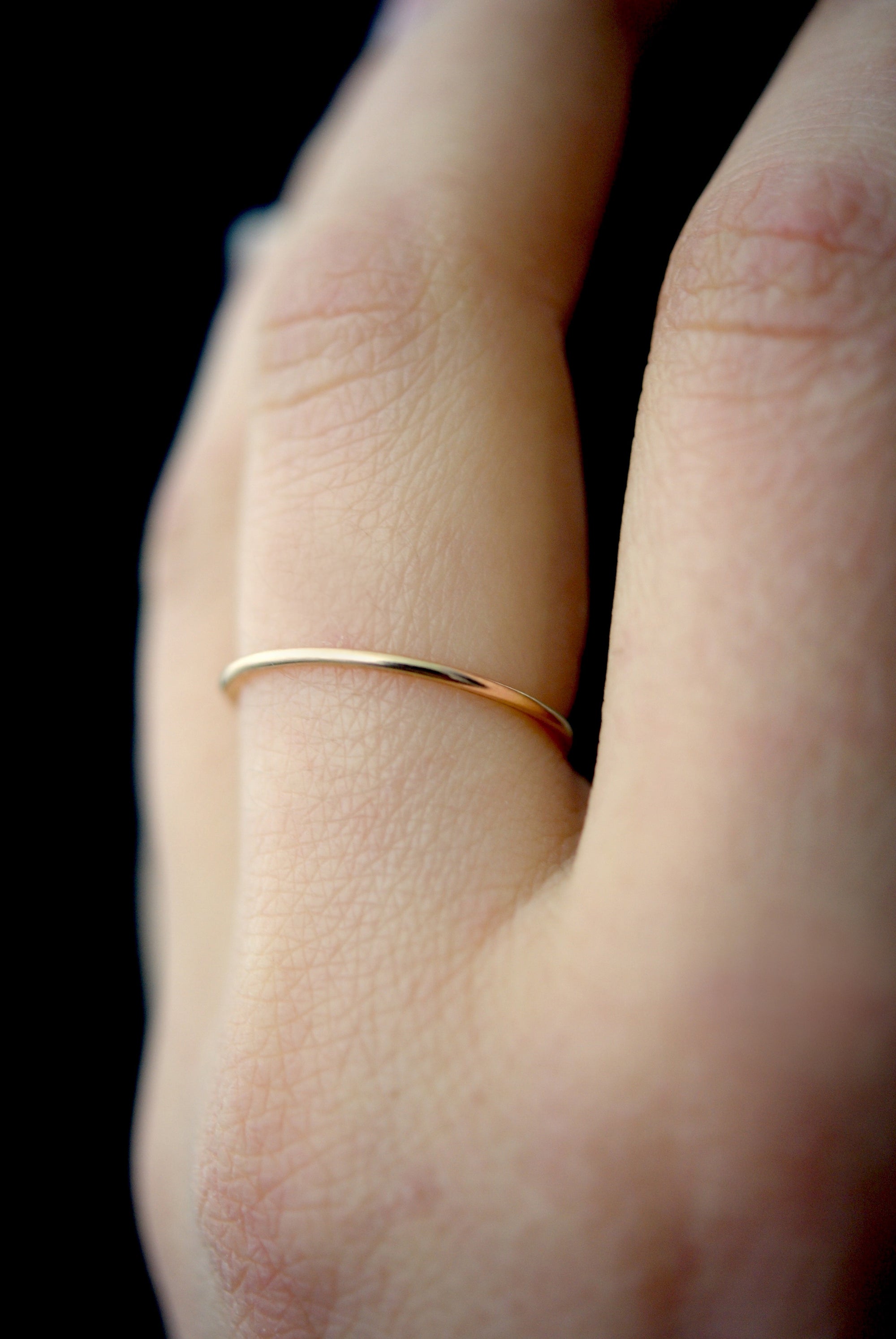 smooth stacking ring gold hannah naomi | pipe and row