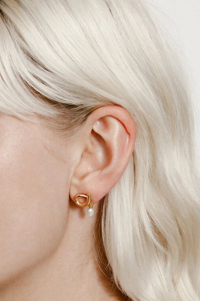 Wolf Circus Romi pearl loop swirl earrings gold freshwater pearls | Pipe and Row