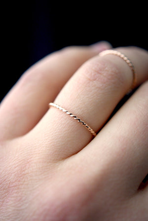 THICK TWISTED STACKING RING