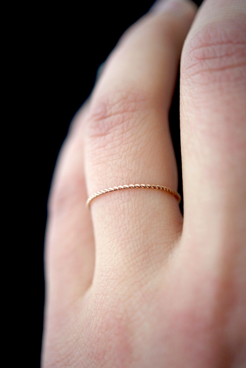 TWISTED THIN STACKING RING